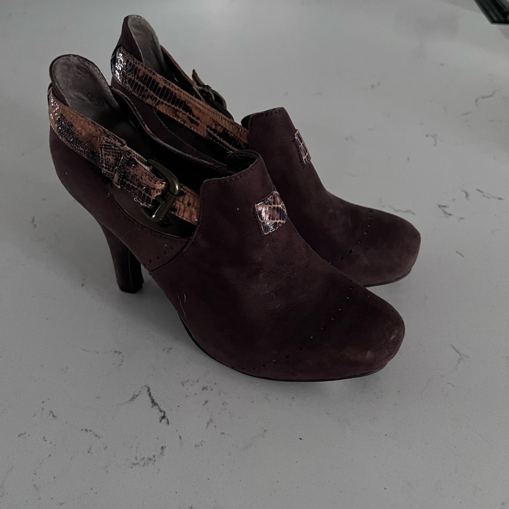 Farylrobin brown bootie size 6.5